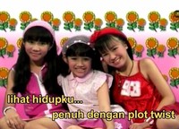Lihat kumpulan meme ini bisa bikin kamu jadi lupa lirik asli lagu-lagu hits Indonesia berikut.