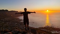 Menikmati Sunset di Lions Head