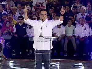 Anies Ajak Relawan Main Bersih, Jangan Terpancing Oknum Perusak Baliho