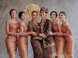 7 Inspirasi Baju Bridesmaid dari Pernikahan Selebriti, Anggun dan Elegan