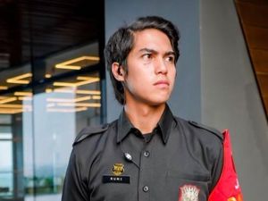 El Rumi Ngaku Lagi Magang Jadi Satpam, Settingan atau Sungguhan?