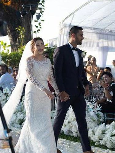 Foto pernikahan Niena, influencer asal Malaysia yang ditipu oleh temannya sendiri. Foto pernikahan Niena, influencer asal Malaysia yang ditipu oleh temannya sendiri.