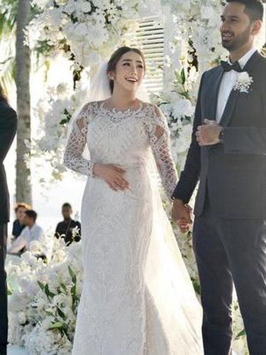 Foto pernikahan Niena, influencer asal Malaysia yang ditipu oleh temannya sendiri. Foto pernikahan Niena, influencer asal Malaysia yang ditipu oleh temannya sendiri.