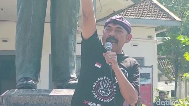 FX Rudy di Blitar
