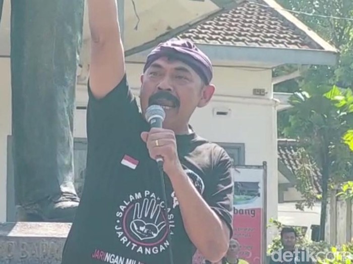 FX Rudy di Blitar