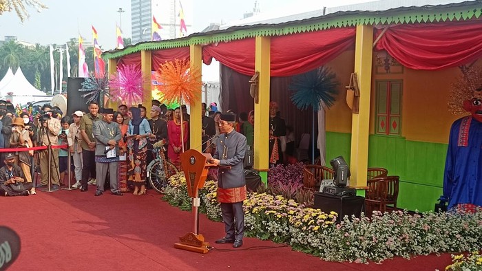 Pj Gubernur DKI Jakarta Heru Budi Hartono di acara Lebaran Betawi.