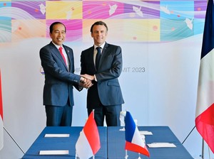 Jokowi dan Macron Akrab Lagi, Kini di Pertemuan Bilateral RI-Prancis