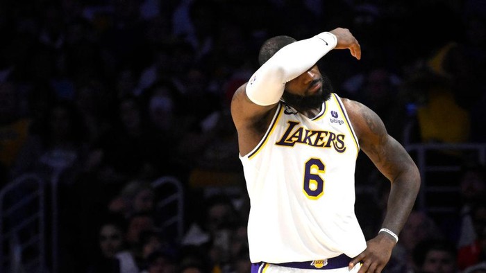 Los Angeles, CA - May 20:  LeBron James #6 of the Los Angeles Lakers wipes his forehead late in the second half of game 3 of a Western Conference finals NBA playoff basketball game against the Denver Nuggets at Crypto.com Arena in Los Angeles on Saturday, May 20, 2023. (Photo by Keith Birmingham, Pasadena Star-News/ SCNG)