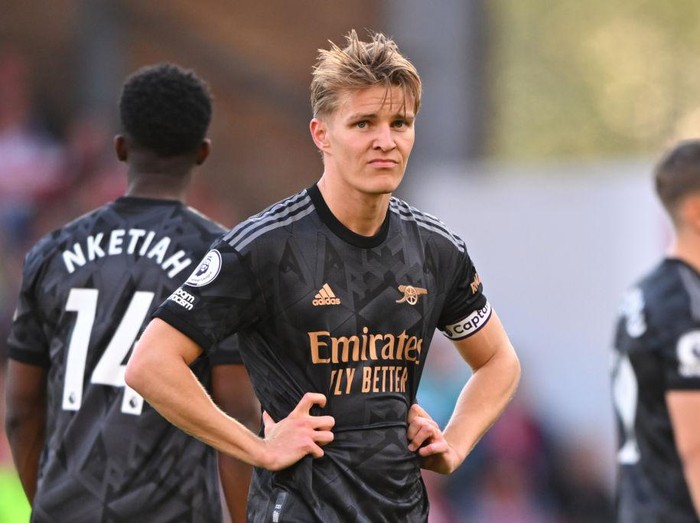 NOTTINGHAM, ENGLAND - MAY 20: Martin Odegaard of Arsenal looks dejected during the Premier League match between Nottingham Forest and Arsenal FC at City Ground on May 20, 2023 in Nottingham, England. (Photo by Will Palmer/Sportsphoto/Allstar via Getty Images)