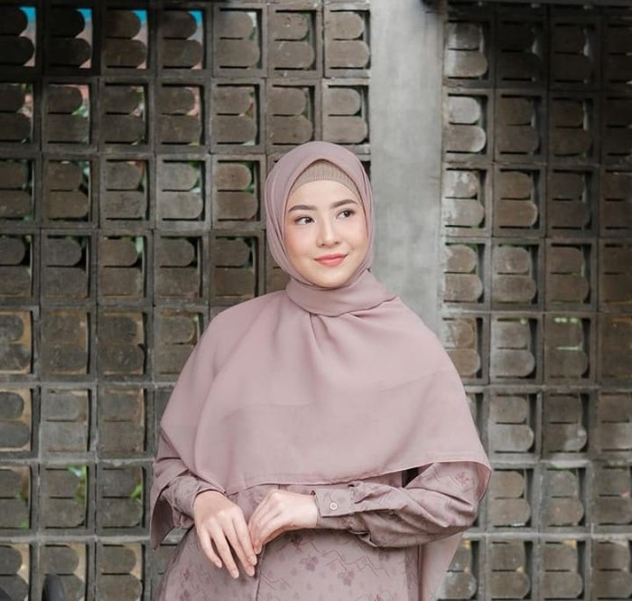 Slurrp! Natasha Rizky Jago Bikin Es Kopi yang Nikmat dan Segar