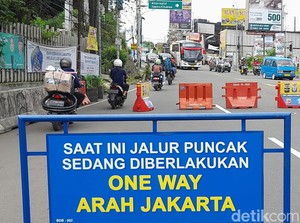 Lalin Padat, One Way Puncak Bogor Arah Jakarta Diterapkan