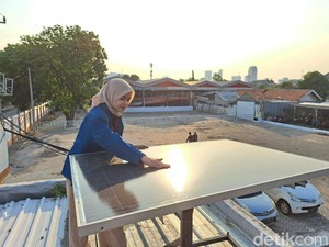 Berkat Panel Surya Flexibel Axis, Mahasiswa Vokasi Unair Raih PILMAPRES Jatim