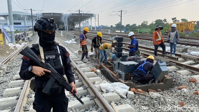 Polisi Bersenjata Jaga Ketat Proyek Kereta Cepat Jakarta-Bandung