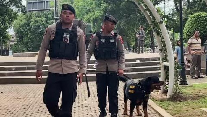 Polisi mengerahkan anjing pelacak untuk jaga wisatawan ke Lembang