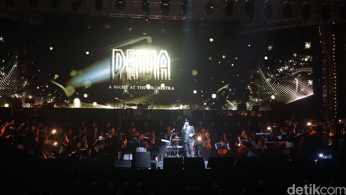 Prabowo nonton konser Dewa 19 di Surabaya