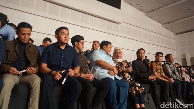 Prabowo nonton konser Dewa 19 di Surabaya