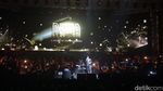 Potret Prabowo Nonton Konser Dewa 19 di Surabaya Disambut Al Ghazali