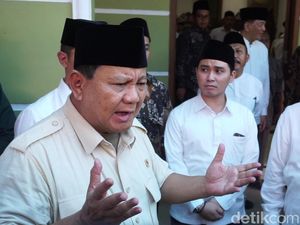 Prabowo Tawarkan Beasiswa untuk Santri Ponpes Amanatul Ummah Mojokerto