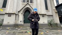 Namun Putri Anne menjadi sorotan setelah ia tampak tak mengenakan hijab. Foto: Instagram@anneofficial1990