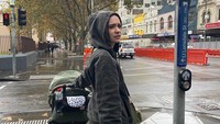 Pada liburannya kali ini, Putri Anne juga mengajak buah hatinya. Foto: Instagram@anneofficial1990