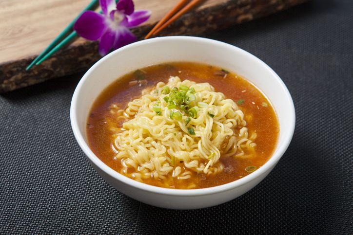 Sajikan Ramen Pakai Cup Minuman, Resto Ini Disebut Menyedihkan
