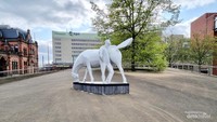 Patung Het Peerd van Ome Loeks karya Jan de Baat depan stasiun Groningen