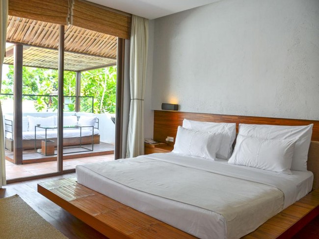 Sprei Hotel Selalu Berwarna Putih? Begini Alasannya Sadarkah bahwa setiap masuk kamar hotel selalu saja spreinya berwarna putih? Ternyata ini alasannya.