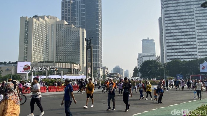 Suasana car free day di Jalan Sudirman-Thamrin, Jakarta Pusat