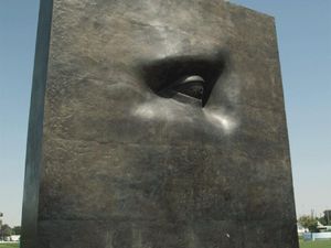 Jeddah Ternyata Punya Patung Mata Satu Sejak 1921, Begini Sejarahnya