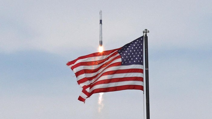 A SpaceX Falcon 9 rocket carrying the Axiom Mission 2 astronauts soars toward space after lifting off from launchpad 39A at NASA's Kennedy Space Center in Cape Canaveral, Florida, on May 21, 2023. Two Saudi astronauts, including the first Saudi woman, will blast off from Florida on May 21 on a private mission to the International Space Station (ISS). (Photo by Gregg Newton / AFP) (Photo by GREGG NEWTON/AFP via Getty Images)