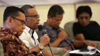 Anggota Komisi VII DPR RI Adian Napitupulu akan berkoordinasi dengan Otoritas Jasa Keuangan (OJK) RI terkait rencana Initial Public Offering (IPO) atau Penawaran Umum Perdana Saham anak usaha PT Medco Energi Internasional Tbk (MEDC), PT AMMAN Mineral Internasional. Sebab sampai sekarang tidak ada kejelasan soal rencana PT AMMAN Mineral Internasional melantai di bursa saham.  Diketahui pula, perusahaan tersebut telah memasukkan dokumen pendaftaran IPO ke OJK pada tanggal 21 Maret 2023 lalu.