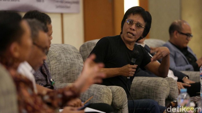Diskusi bertema Menyorot Rencana IPO PT AMMAN Mineral: Perspektif Regulasi dan Akademik digelar di Jakarta. Diskusi itu menghadirkan Anggota Adian Napitupulu.