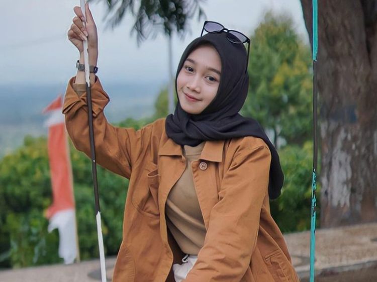 Potret Amel Amelia yang Kembali Viralkan Lagu Welas Hang Ring Kene
