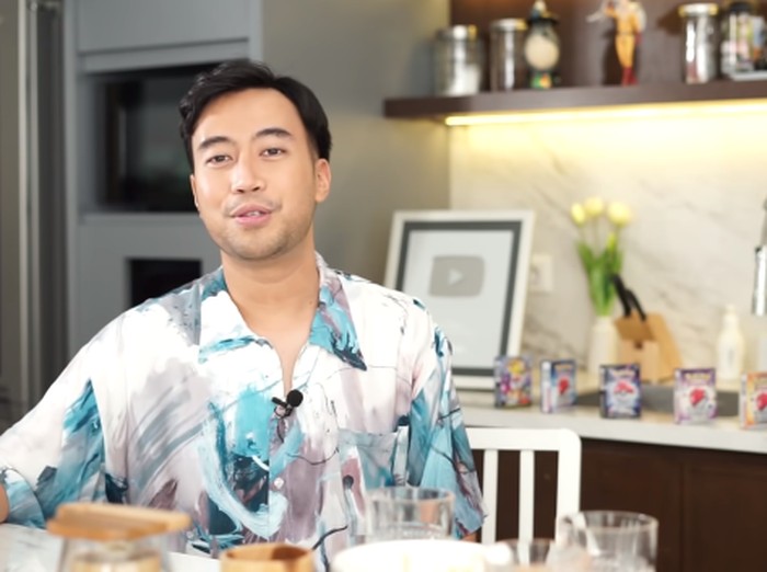 Momen Seru Vidi Aldiano Shooting di Dapur Rumah Sambil Meracik Kopi
