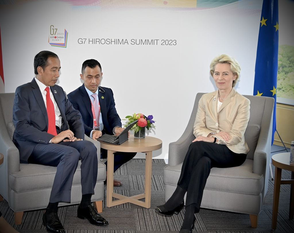 Gaya Presiden Joko Widodo di G7 HIROSHIMA, JAPAN - MAY 21: (----EDITORIAL USE ONLY Γ’