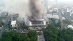 Gedung Kantor Pos Pusat Manila Terbakar