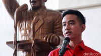 Sebagai kader muda PDIP, Gibran menyatakan akan tetap tegak lurus dengan arahan Megawati. 