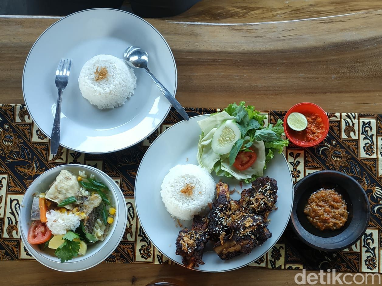 Iga bakar Mas Bhabin di Pacitan yang lezatnya bikin ketagihan