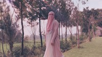 Setelah masa-masa menjadi “idol” usai, Inara pun terjun ke dunia akting. Perempuan kelahiran tahun 1993 ini pernah membintangi sejumlah sinetron, salah satunya “Emak Ijah Pengen ke Mekah”. (Foto: Instagram @mommy_starla)