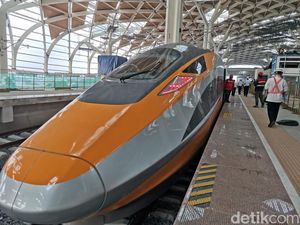Intip Uji Coba Kedua Kereta Cepat, Kecepatan Baru Tembus 180 Km/Jam