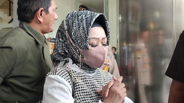 Kadinkes Lampung usai diklarifikasi KPK (Wilda-detikcom)