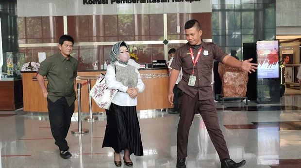 Kadinkes Lampung usai diklarifikasi KPK (Wilda-detikcom)