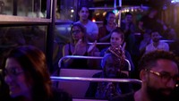 Orang-orang dari segala usia dan latar belakang duduk berdampingan menikmati musik di atas bus tersebut. Proyek ini dimaksudkan untuk mencoba mendesentralisasi dan membuat akses ke seni lebih mudah dijangkau. Bus ini jadi semacam jembatan untuk mencoba dan mempromosikan seni tanpa batas.