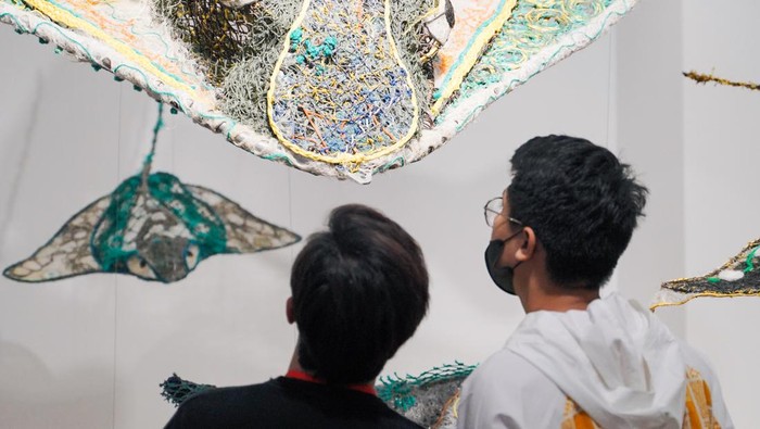 Keren! Karya Seni Ini Terbuat dari Limbah Pukat Ikan