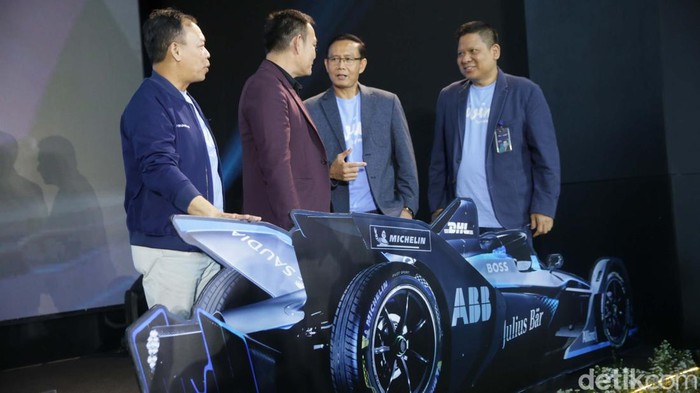 Bank Mandiri bersinergi dengan Jakpro. Kolaborasi ini dalam rangka penjualan tiket Jakarta E-Prix 2023 melalui fitur Livin' Sukha di superapp Livin' by Mandiri.