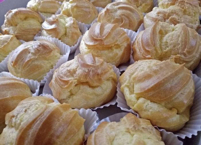 20 Kue Soes Yang Isiannya Creamy Lumer Ada Di Sini