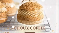 Kue soes enak lainnya adalah Baker Vinz yang tokonya bisa dijumpai di G-Town Square dan Lippo Mall Puri. Ukuran soes yang ditawarkan sangat besar dengan isian lumer. Kamu bisa mencoba varian rasa, seperti vanila, cokelat, hingga kopi. Foto: Instagram @bakervinz.id