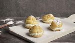 20 Kue Soes yang Isiannya Creamy Lumer Ada di Sini!