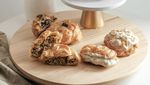 20 Kue Soes yang Isiannya Creamy Lumer Ada di Sini!