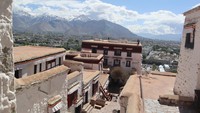 Istana ini sempat menjadi singgasana para Dalai Lama dari periode ke periode sekaligus salah satu tempat suci umat Buddha di atas ketinggian 3.500 mdpl.  